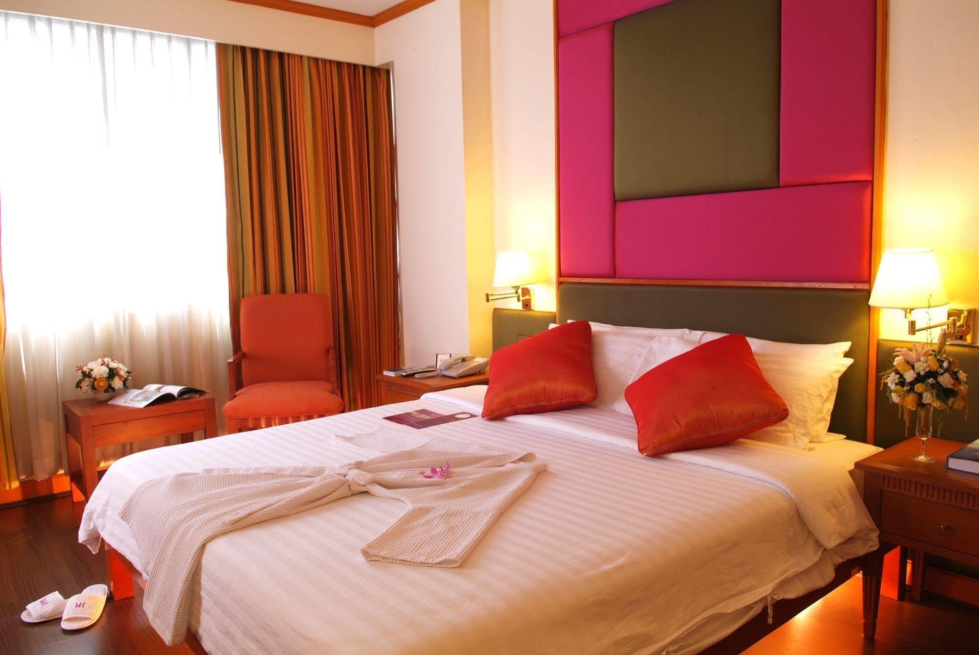 Chon Inter Hotel チョンブリ 部屋 写真