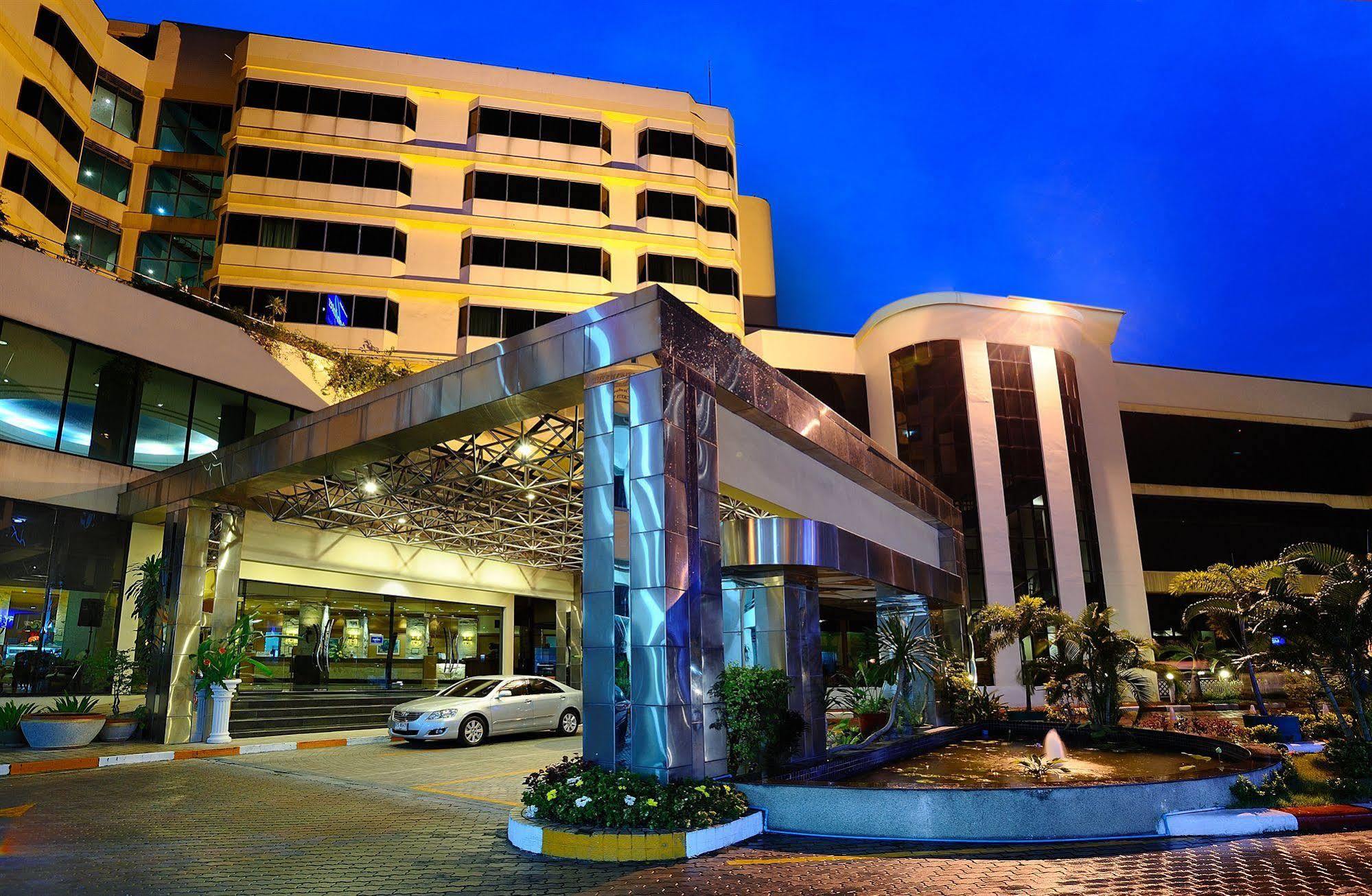 Chon Inter Hotel チョンブリ エクステリア 写真